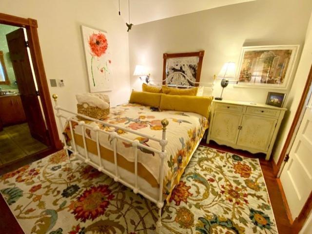 Rock Cottage Gardens B&B Eureka Springs Exterior photo