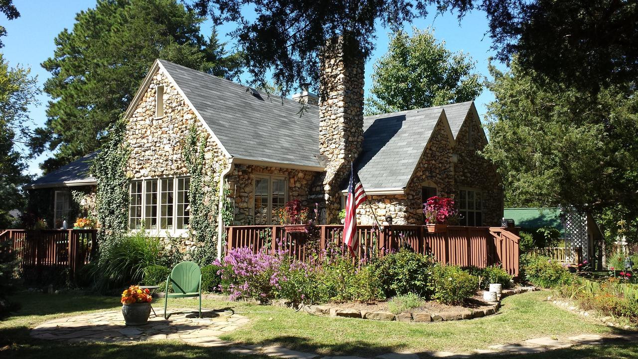 Rock Cottage Gardens B&B Eureka Springs Exterior photo