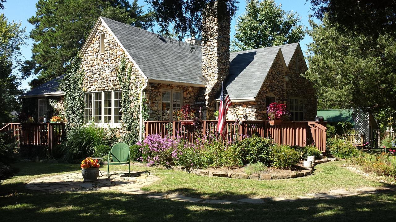 Rock Cottage Gardens B&B Eureka Springs Exterior photo